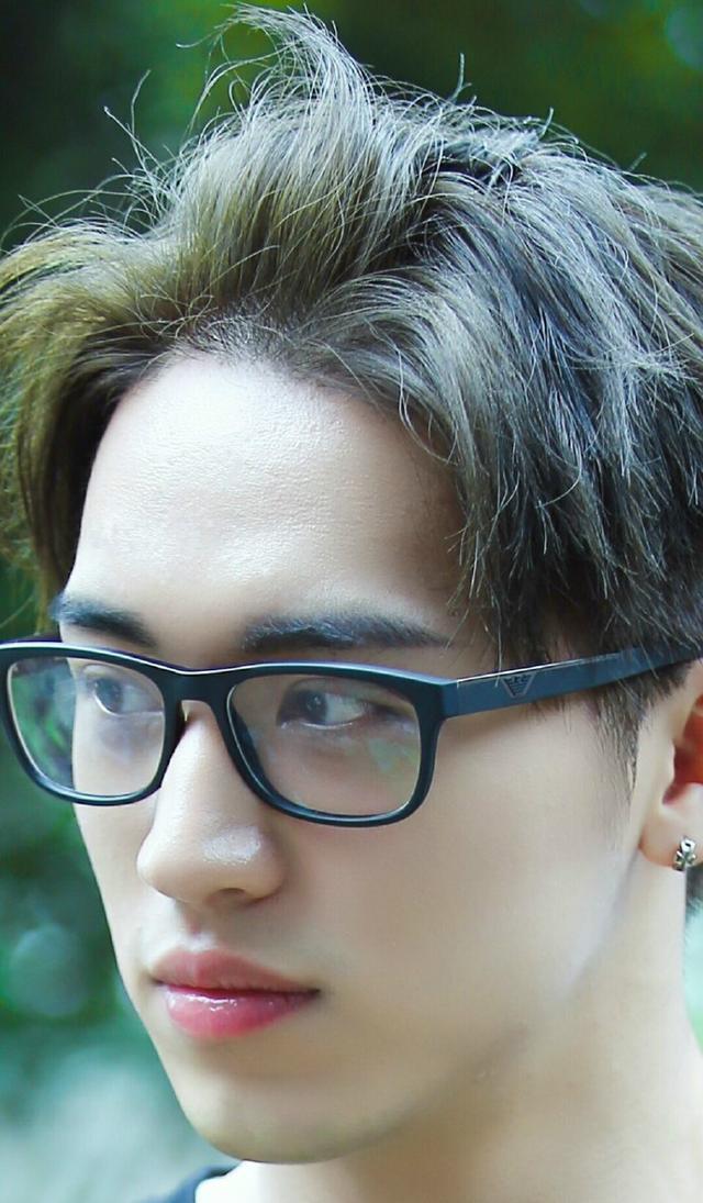 杨幂赵丽颖baby 明星现在连发际线都开始比美