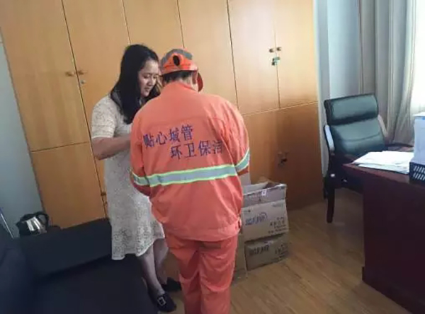 90后姑娘从名企辞职做公厕管理员：适合自己最重要