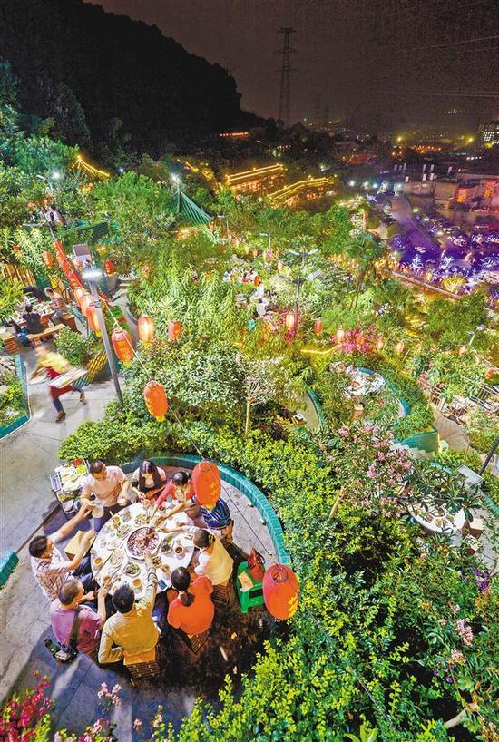 中国首个火锅经营规范发布:毛肚鸭肠等要分池清洗