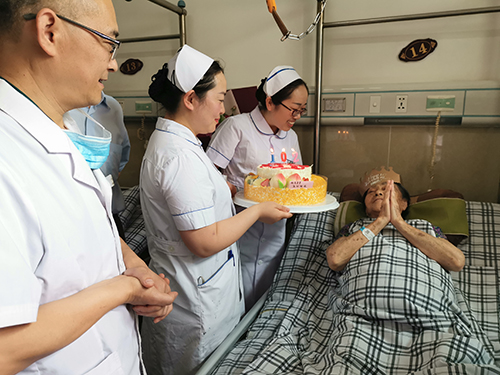 图片默认标题_fororder_“祝您生日快乐”