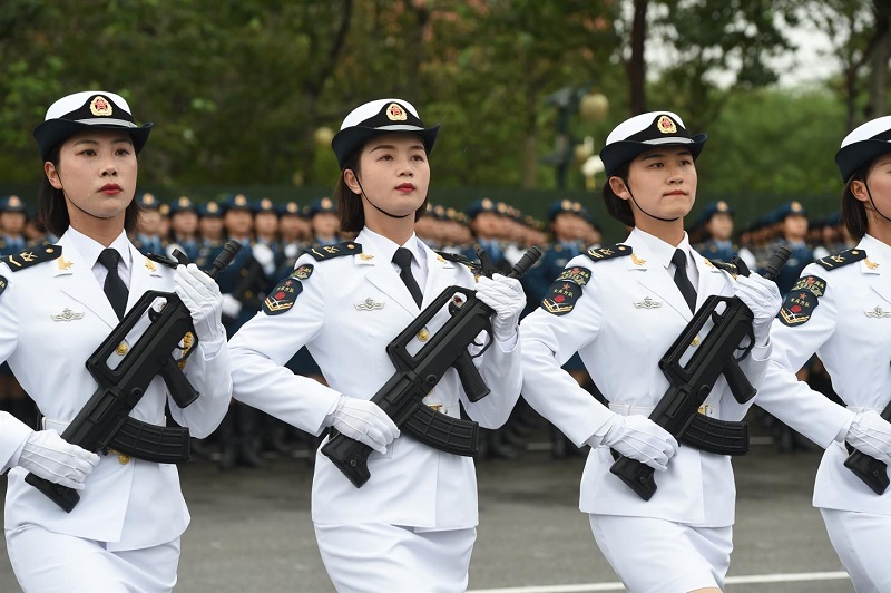 【百年青春】梅月圆:66秒,96米,128步 三次受阅的中国女兵