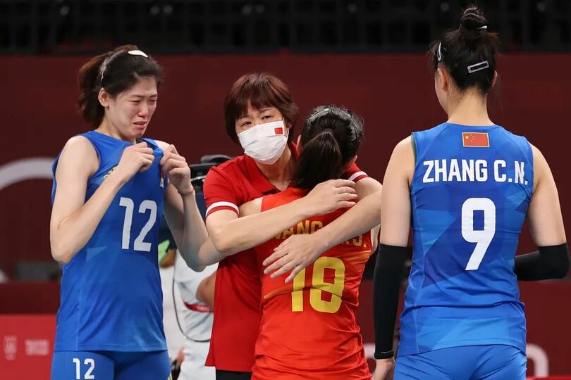 ‘หลางผิง’ โค้ชวอลเลย์บอลหญิงจีนปลดเกษียณ ชาวเน็ตบอก ‘คุณทำงานหนักแล้ว’_fororder_微信图片_20210803173410
