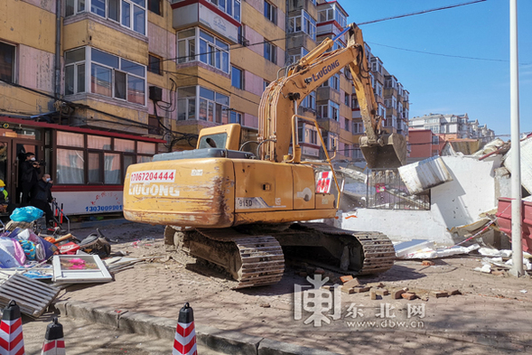 哈尔滨2459平方米违建被拆除