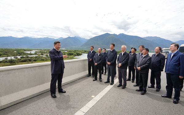 习近平在西藏考察时强调 全面贯彻新时代党的治藏方略 谱写雪域高原长治久安和高质量发展新篇章