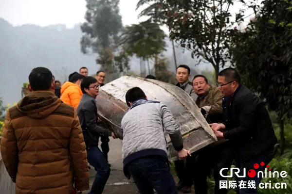 图片默认标题_fororder_没收的电捕鱼木船-洪雅县农牧局供图