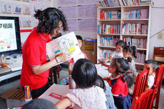 南昌大学机电工程学院赴泰和县老营盘镇开展暑期关爱留守儿童系列志愿服务活动 南昌大学机电工程学院赴泰和县老营盘镇开展暑期关爱留守儿童系列志愿服务活动_fororder_图片3