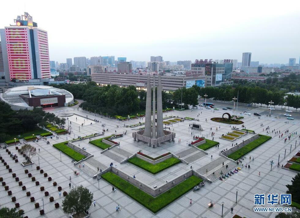 这是7月26日拍摄的唐山抗震纪念碑广场(无人机照片).