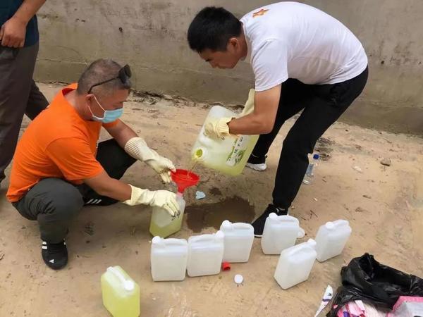 洪水退后 郑州东区体彩分中心开展实体店消毒防疫工作