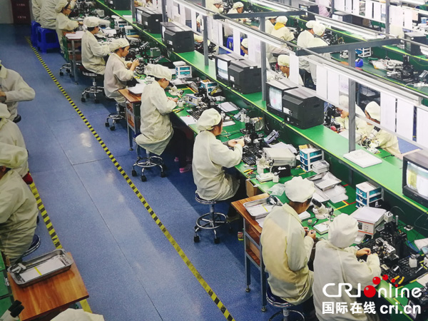 图片默认标题_fororder_光联科技生产现场-摄影杨明1