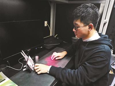酷炫！北理工大学生将宿舍改造成“太空舱”
