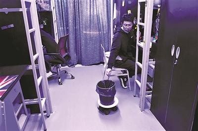 酷炫！北理工大学生将宿舍改造成“太空舱”