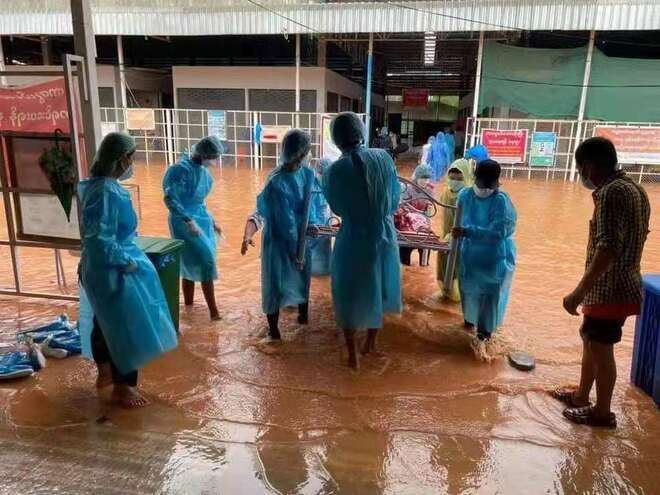 ျမန္မာႏိုင္ငံတြင္ ကိုဗစ္-၁၉ ကူးစက္မႈအေျခအေန ဆက္တိုက္ ဆိုးရြားလာ၊ ေဒသမ်ားစြာတြင္ ေရေဘးျဖစ္ပြားေသာေၾကာင္႔ ကူးစက္ေရာဂါကာကြယ္မႈတြင္ အခက္အခဲမ်ား ႀကံဳေတြ႔_fororder_0729-6