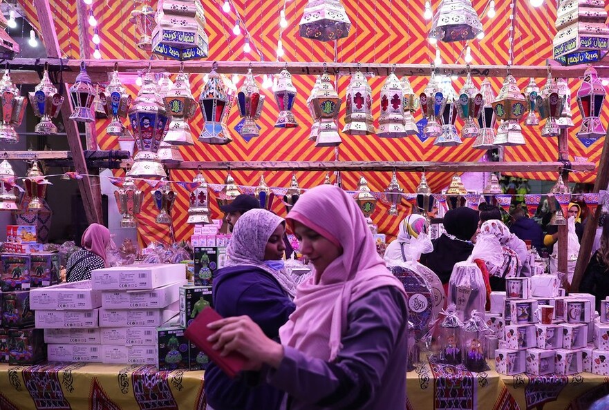 Mideast in Pictures: Muslims in Middle East start holy fasting month of Ramadan_fororder_jjj
