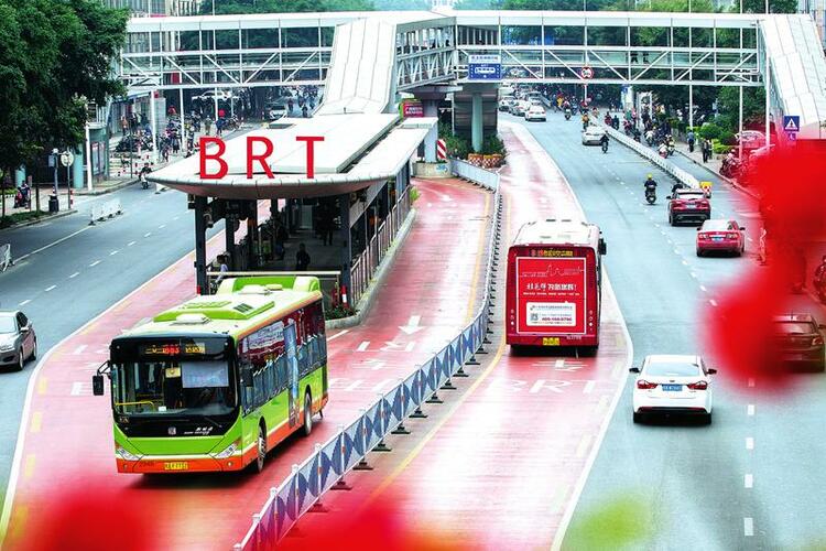 南宁市积极打造以公共交通为纽带的都市交通网络
