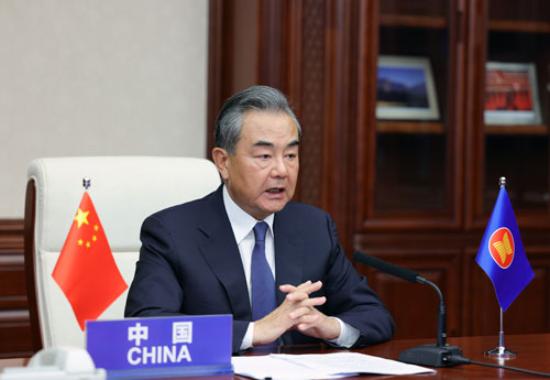 លោក Wang Yi សមាជិកក្រុមប្រឹក្សាកិច្ចការរដ្ឋនិងជារដ្ឋមន្ត្រីការបរទេសចិនចូលរួមកិច្ចប្រជុំរដ្ឋមន្ត្រីការបរទសរវាងចិននិងអាស៊ាន_fororder_王毅