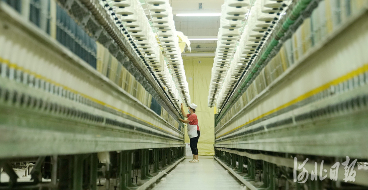 河北巨鹿：纺织企业赶制订单生产忙