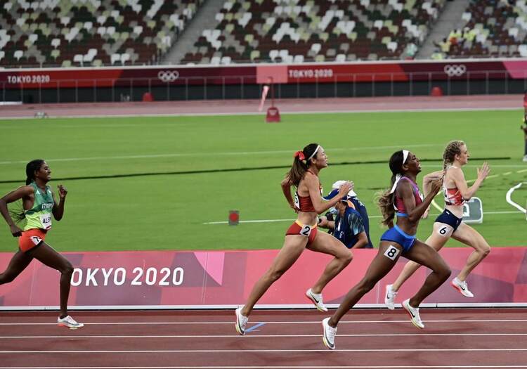 8月3日,在刚刚结束的东京奥运会田径女子800米决赛中,中国选手王春雨