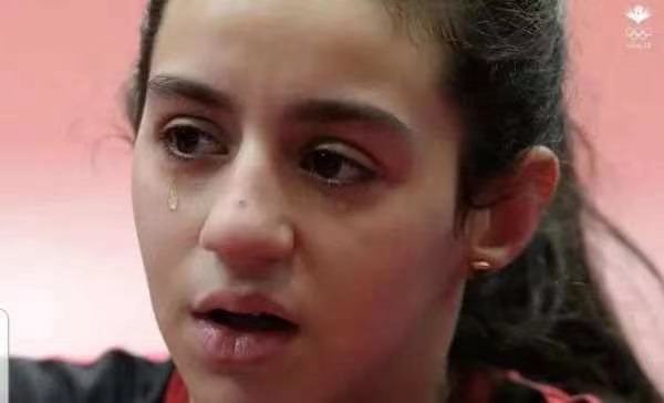 จีนเชิญเด็กหญิงซีเรียมาฝึกปิงปองในจีน_fororder_WechatIMG283