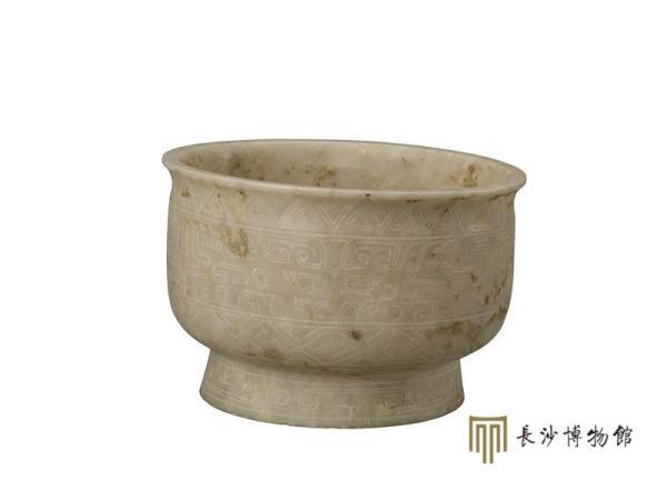 妇好墓出土文物展出 呈现殷商王后允文允武一生
