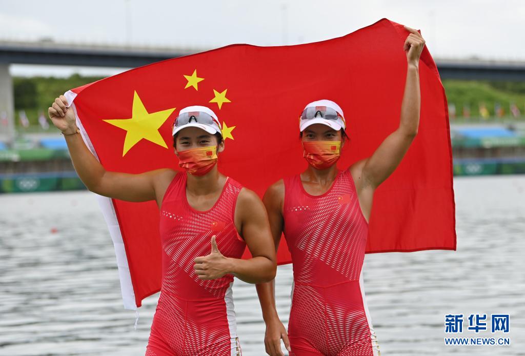 徐诗晓/孙梦雅夺得女子500米双人划艇冠军 徐诗晓/孙梦雅夺得女子500米双人划艇冠军