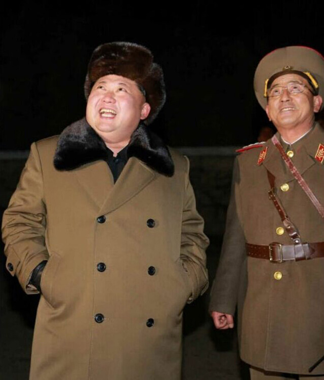 金正恩观看弹道火箭发射训练 要求强化陆海空