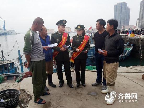 渔民海上作业双手被绞伤 海警派遣巡逻舰艇营救