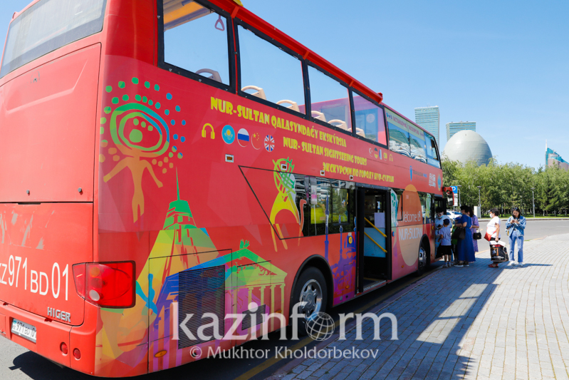 Экскурсия на двухэтажном автобусе: Как объехать столицу за несколько часов