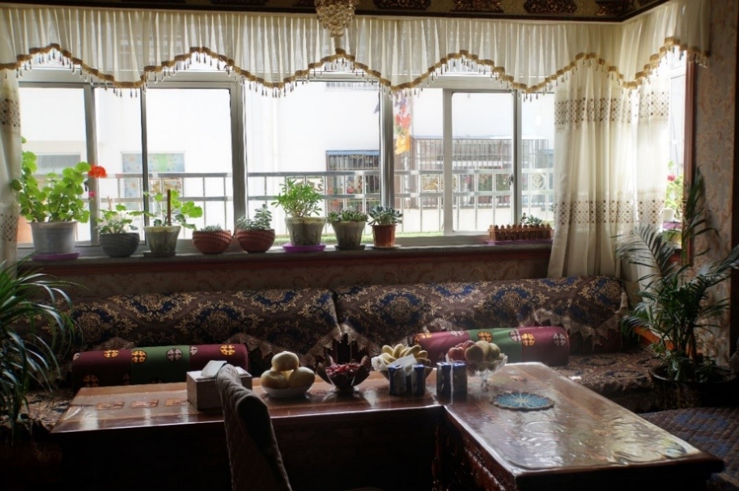 تبت کے چرواہے کی بہار_fororder_13.达次的家充满浓郁的 藏式风格
