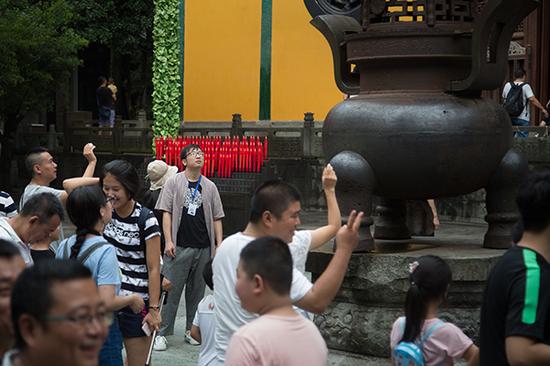 90后小编灵隐寺工作500天后下山：古刹深深影响了我