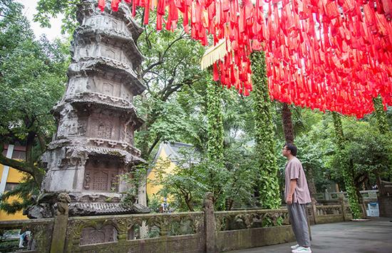 90后小编灵隐寺工作500天后下山：古刹深深影响了我