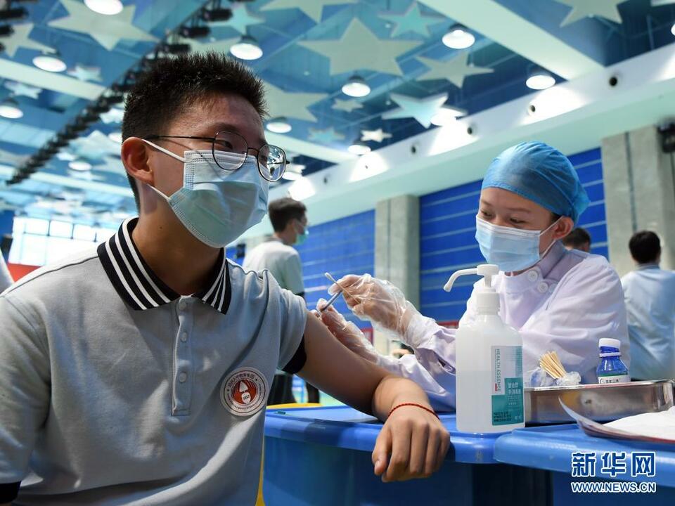 郑州：12-17周岁人群新冠病毒疫苗接种进行中