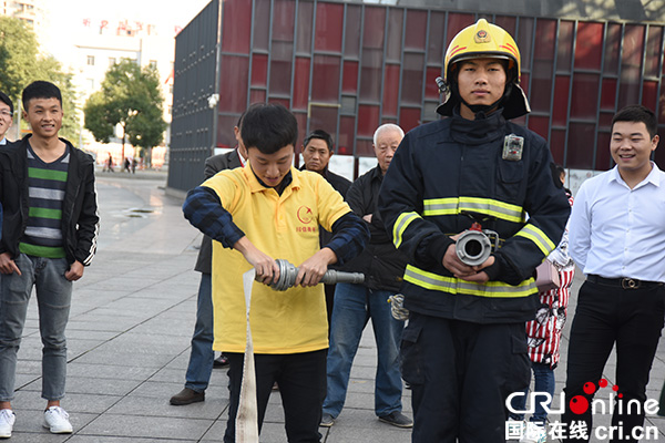 图片默认标题_fororder_演练现场（摄影--徐琴）