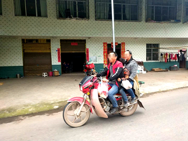 （转载）宜宾屏山：无证驾驶还冲关 罚你没商量