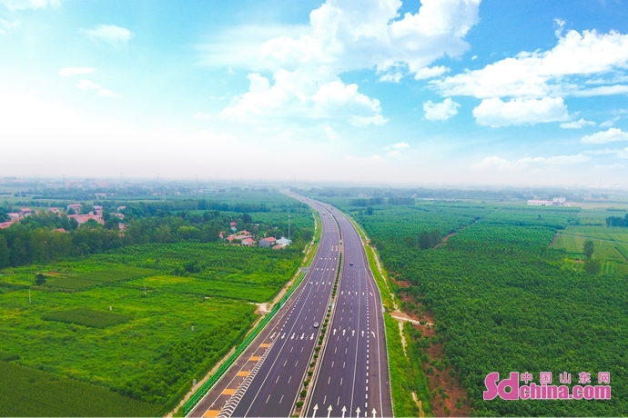 菏泽市首条双向八车道高速公路——日兰高速巨野西至菏泽段改扩建项目正式建成通车