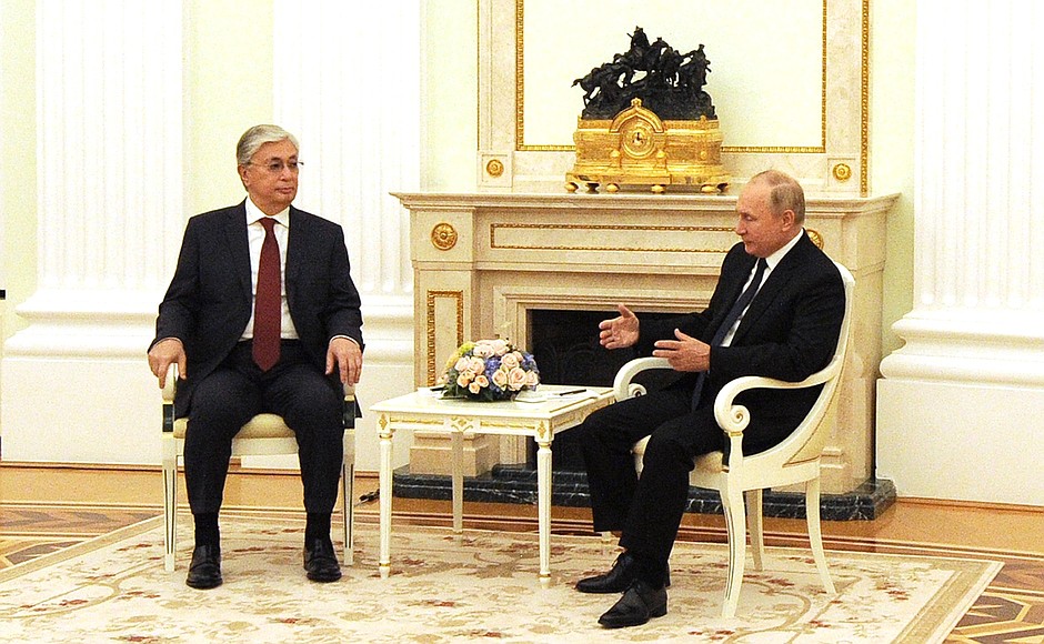 俄罗斯总统普京会见哈萨克斯坦总统托卡耶夫
