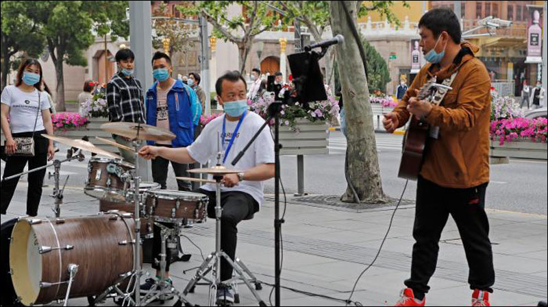 图片默认标题_fororder_200507jietouyiren2