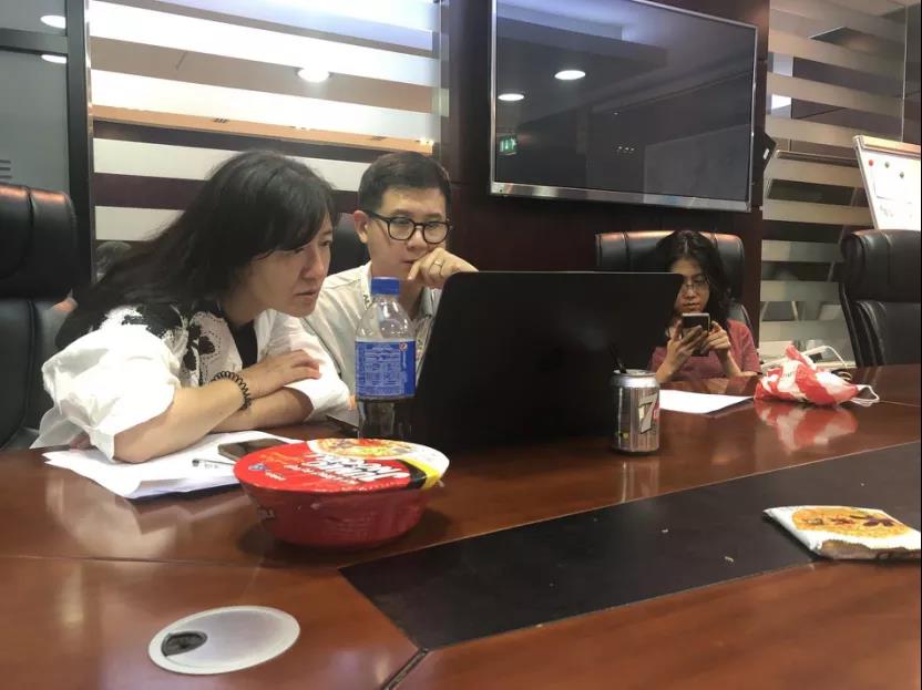 发力!看这场震惊世界的全球接力报道