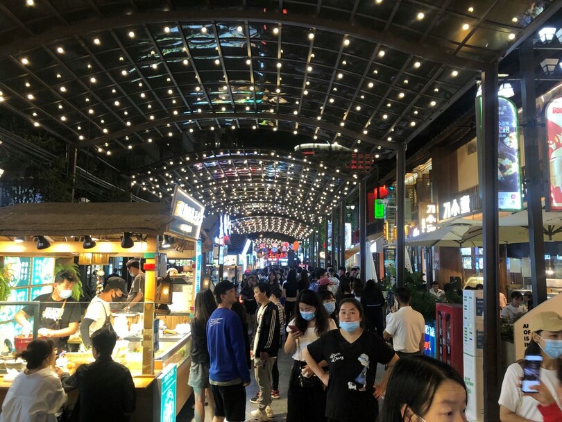 ค่ำคืนเมืองคุนหมิง อาหารพื้นบ้านหลากหลาย_fororder_0913-1