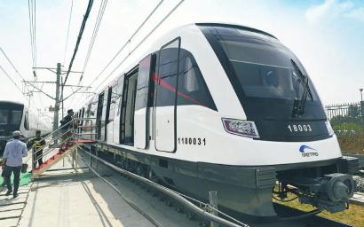 （转载）成都地铁18号线列车正式亮相