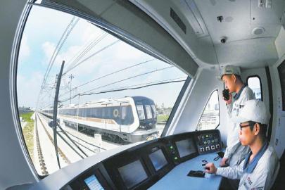 （转载）成都地铁18号线列车正式亮相