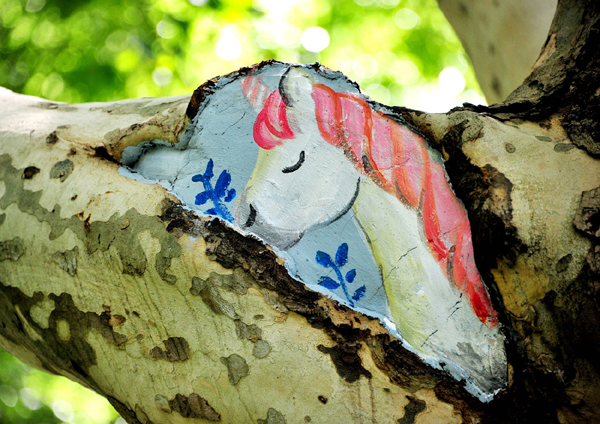 51 pinta sa mga butas ng puno sa Parke ng Zhabei sa Shanghai, patok sa maraming turista 51 pinta sa mga butas ng puno sa Parke ng Zhabei sa Shanghai, patok sa maraming turista_fororder_20210901Zhabei4600