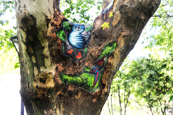 51 pinta sa mga butas ng puno sa Parke ng Zhabei sa Shanghai, patok sa maraming turista 51 pinta sa mga butas ng puno sa Parke ng Zhabei sa Shanghai, patok sa maraming turista_fororder_20210901Zhabei2600