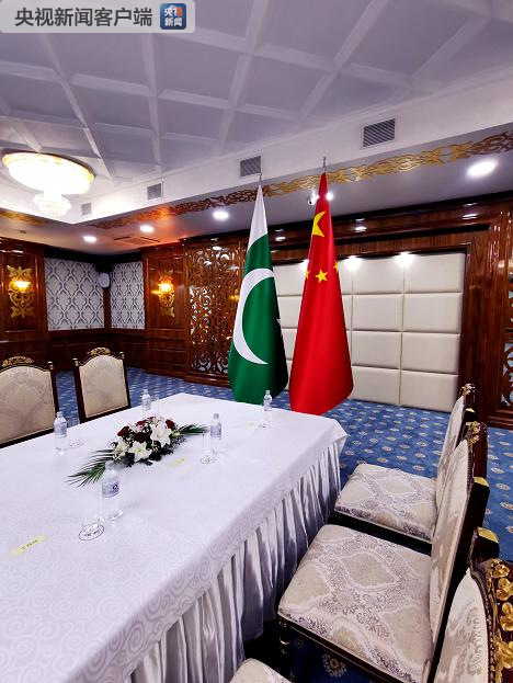 央视快讯：习近平即将会见巴基斯坦总理伊姆兰·汗