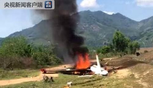 越南一架军用飞机坠毁致2人死亡