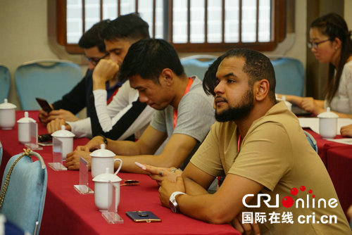 （转载）《老外在河南》系列多语种微视频采访拍摄活动在开封启动