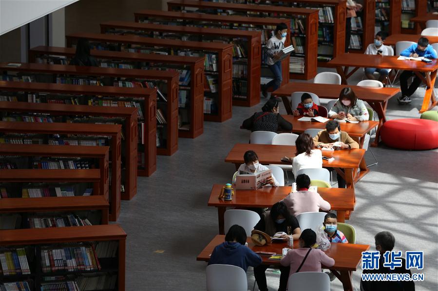 湖北襄阳：图书馆成为热门“打卡地”