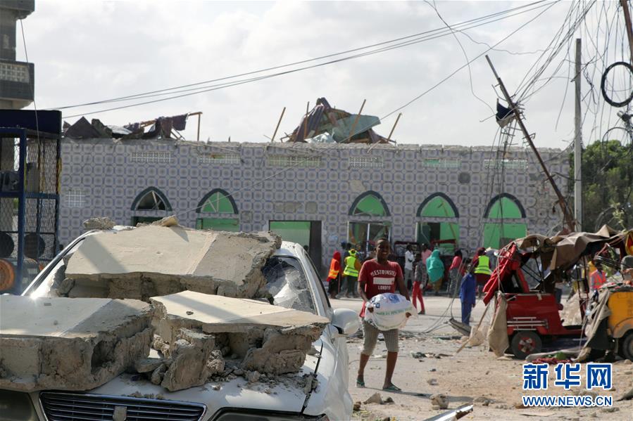 索马里首都遭汽车炸弹袭击致10死26伤