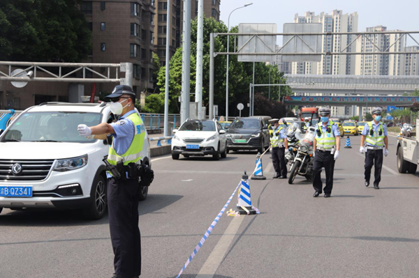 重庆九龙坡交巡警支队联合多部门开展重大道路交通事故应急处置演练