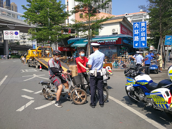 广州荔湾区开展道路交通秩序大整治行动_fororder_广州荔湾区开展道路交通秩序大整治行动（荔宣供图）