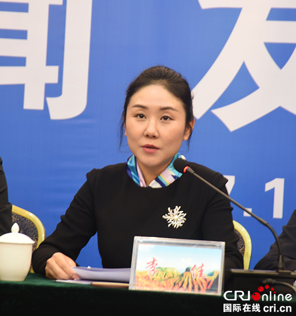 图片默认标题_fororder_旺苍县人民政府副县长李佳发布节会内容（摄影-徐琴）